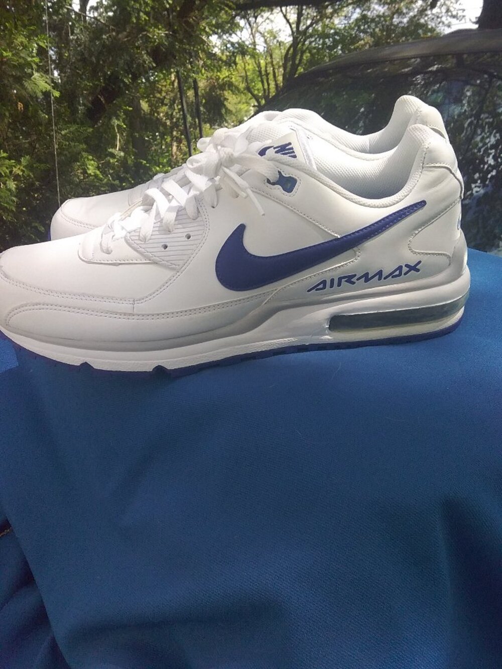 Nike mens athletic shoes